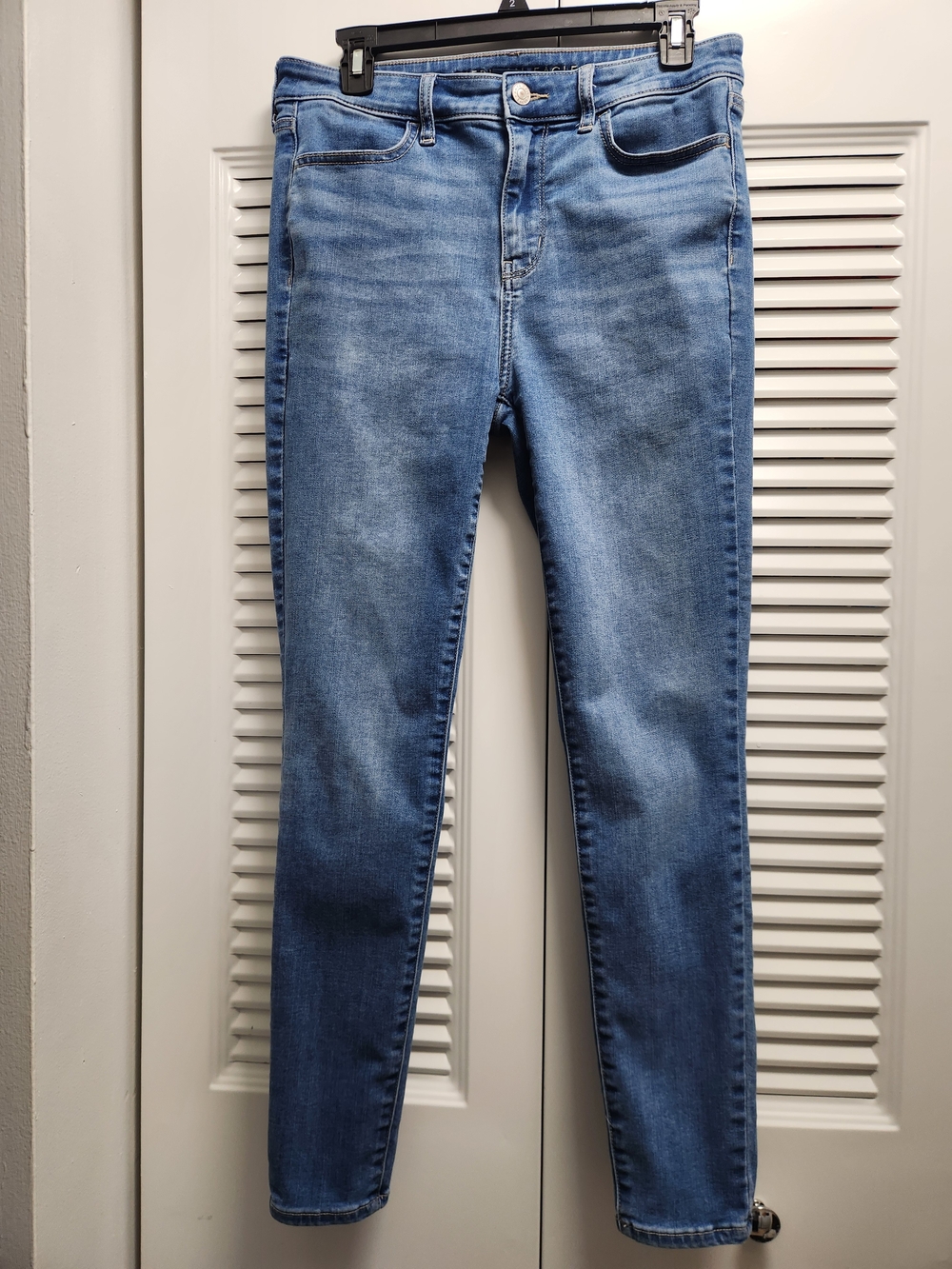 American Eagle High-Rise Jeggings Women’s Size 10R Light Wash Skinny Jeans